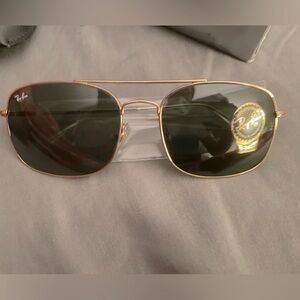 Aviator Ray-Ban. Brand new unused ORB3611 unisex. Real.
